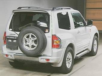 1999 Mitsubishi Pajero Photos