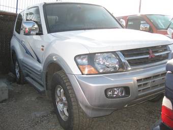 1999 Mitsubishi Pajero Pictures