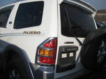 1999 Mitsubishi Pajero Photos