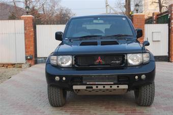 1999 Mitsubishi Pajero Photos