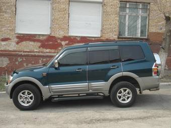 1999 Mitsubishi Pajero Images