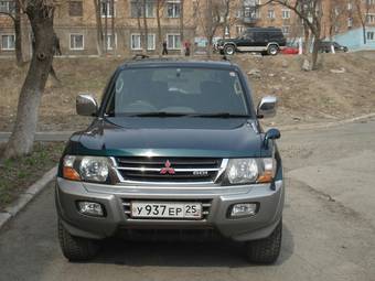 1999 Mitsubishi Pajero Pictures