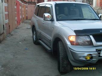 1999 Mitsubishi Pajero Pictures