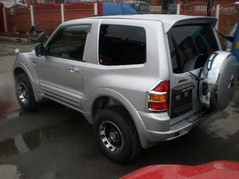 1999 Mitsubishi Pajero Pictures