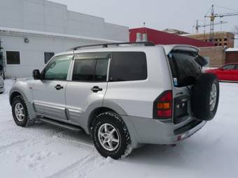 1999 Mitsubishi Pajero Photos