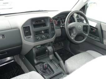 1999 Mitsubishi Pajero Pictures