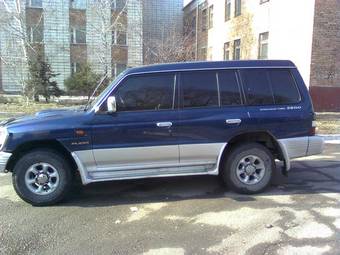 1999 Mitsubishi Pajero Photos