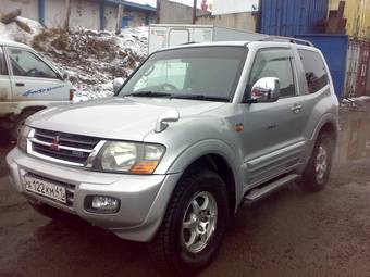 1999 Mitsubishi Pajero Photos