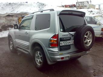 1999 Mitsubishi Pajero Pictures