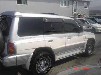 1999 Mitsubishi Pajero Photos