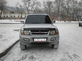 1999 Mitsubishi Pajero Photos