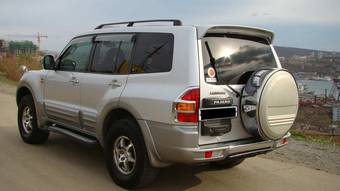 1999 Mitsubishi Pajero Pictures