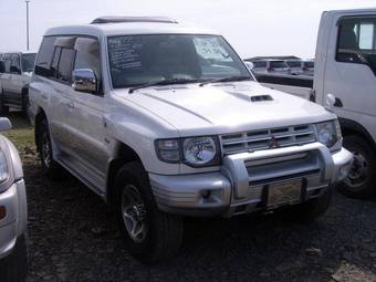 1999 Mitsubishi Pajero Pictures