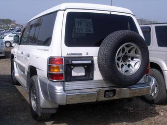 1999 Mitsubishi Pajero Photos