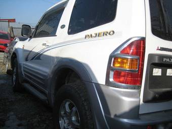 1999 Mitsubishi Pajero Wallpapers