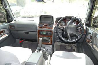 1999 Mitsubishi Pajero Pictures