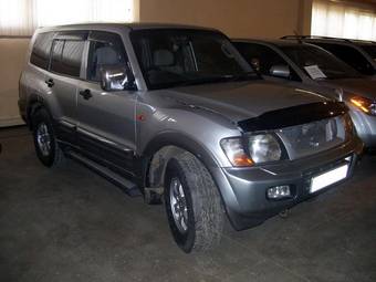 1999 Mitsubishi Pajero Pictures