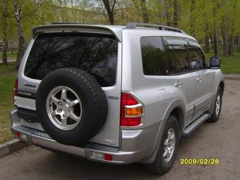 1999 Mitsubishi Pajero Photos