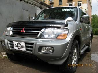 1999 Mitsubishi Pajero Pictures