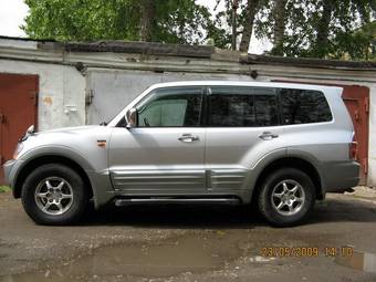 1999 Mitsubishi Pajero Photos