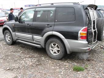 1999 Mitsubishi Pajero Pictures