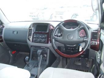 1999 Mitsubishi Pajero Pictures