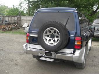 1999 Mitsubishi Pajero Photos