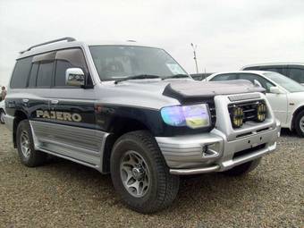 1999 Mitsubishi Pajero Pictures