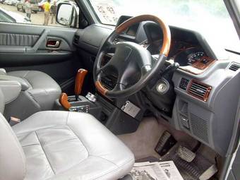 1999 Mitsubishi Pajero Photos