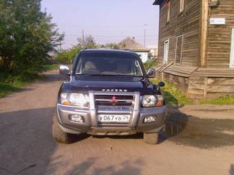 1999 Mitsubishi Pajero Photos