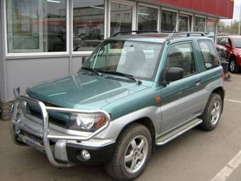 1999 Mitsubishi Pajero Images