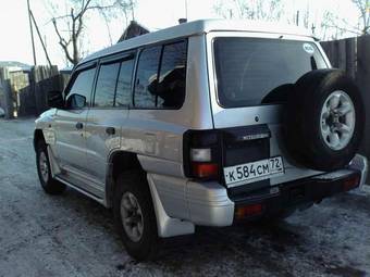 1999 Mitsubishi Pajero Photos