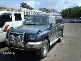 1999 Mitsubishi Pajero Photos