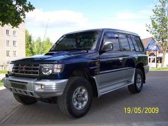 1999 Mitsubishi Pajero Photos