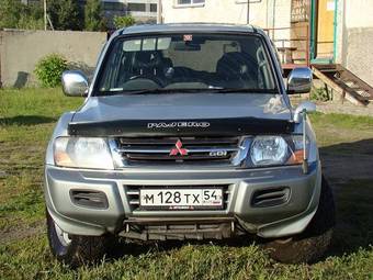 1999 Mitsubishi Pajero Pictures