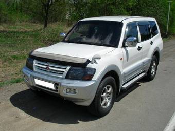 1999 Mitsubishi Pajero Photos