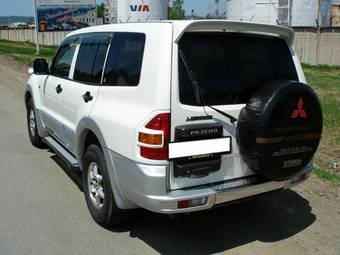 1999 Mitsubishi Pajero Pictures