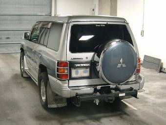 1999 Mitsubishi Pajero Photos