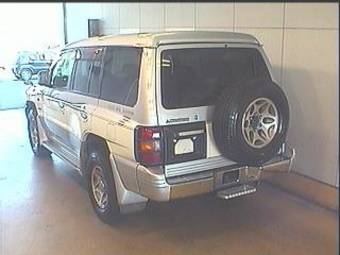 1999 Mitsubishi Pajero Photos