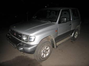 1999 Mitsubishi Pajero Pictures