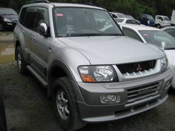 1999 Mitsubishi Pajero Pictures