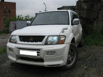 1999 Mitsubishi Pajero Pictures