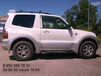 1999 Mitsubishi Pajero Photos