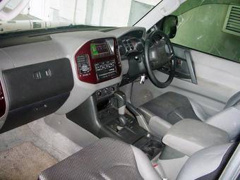 1999 Mitsubishi Pajero Photos