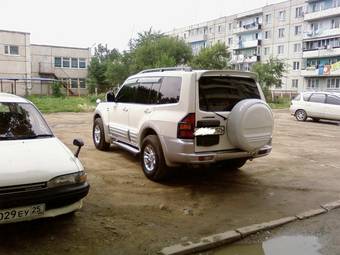 1999 Mitsubishi Pajero Photos