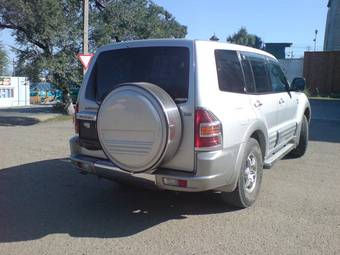 1999 Mitsubishi Pajero Pictures