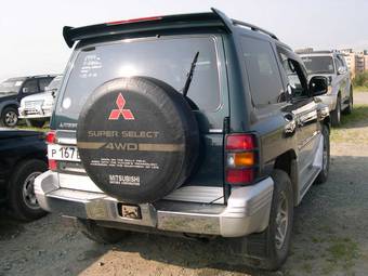 1999 Mitsubishi Pajero Photos