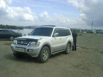 1999 Mitsubishi Pajero Photos