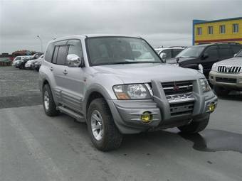 1999 Mitsubishi Pajero Images