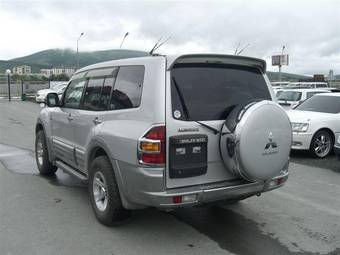 1999 Mitsubishi Pajero Pictures